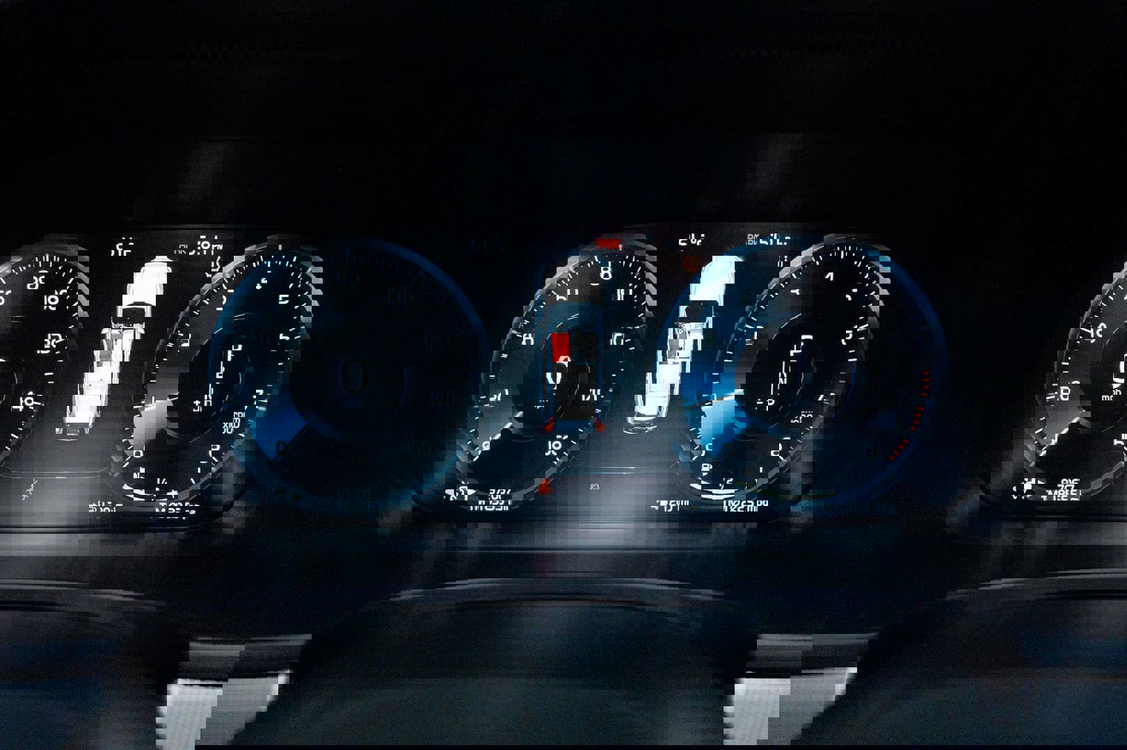 Used 2019 Volvo V90 T5 R-Design w/ Protection Package Premier image 43