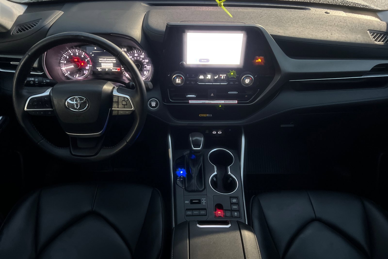 Used 2024 Toyota Highlander XLE image 10