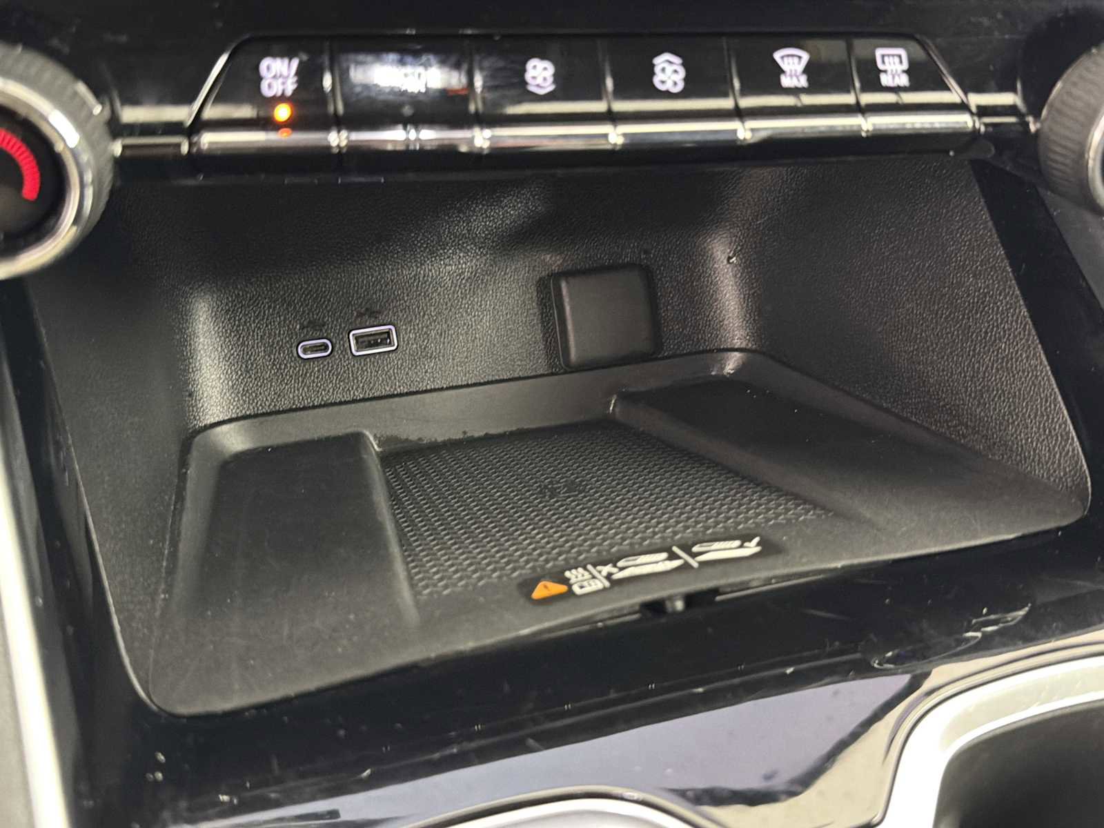 Certified 2024 Chevrolet Traverse LT image 32