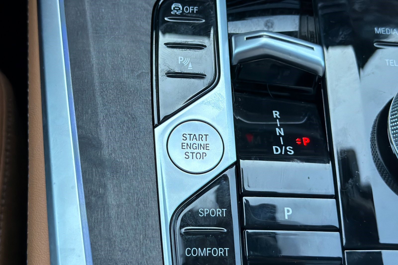 Certified 2024 BMW X5 xDrive40i w/ M Sport Package image 29