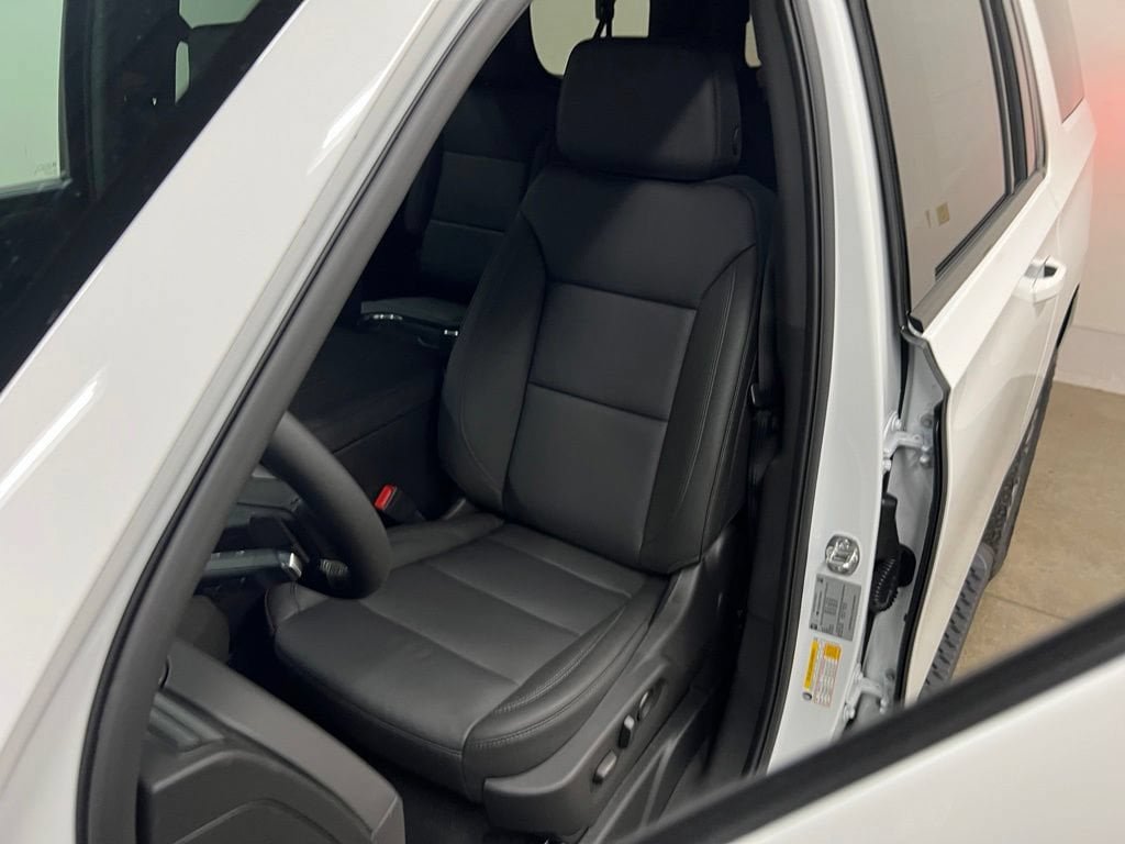 New 2026 Chevrolet Suburban Z71 w/ Comfort Package AWD/4WD image 26