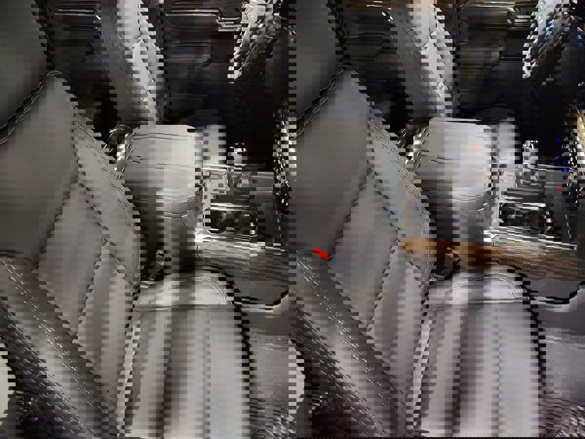 Used 2025 Chevrolet Silverado 1500 LT Trail Boss w/ Convenience Package II image 35