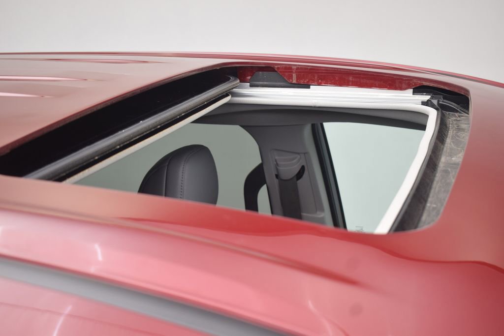 Used 2021 Toyota Sienna XLE image 16