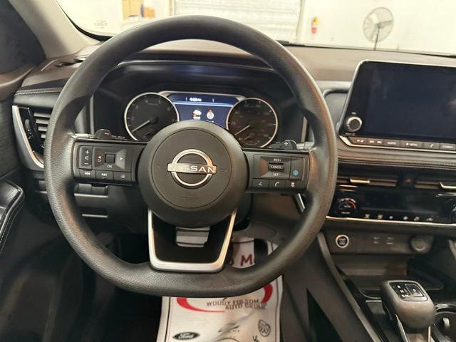 Used 2022 Nissan Rogue SV image 15