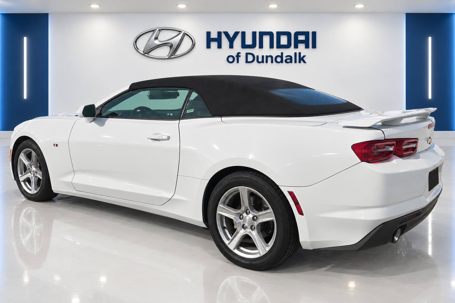 Used 2023 Chevrolet Camaro LT RWD image 2