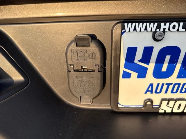 Used 2024 Jeep Gladiator Sport AWD/4WD image 18
