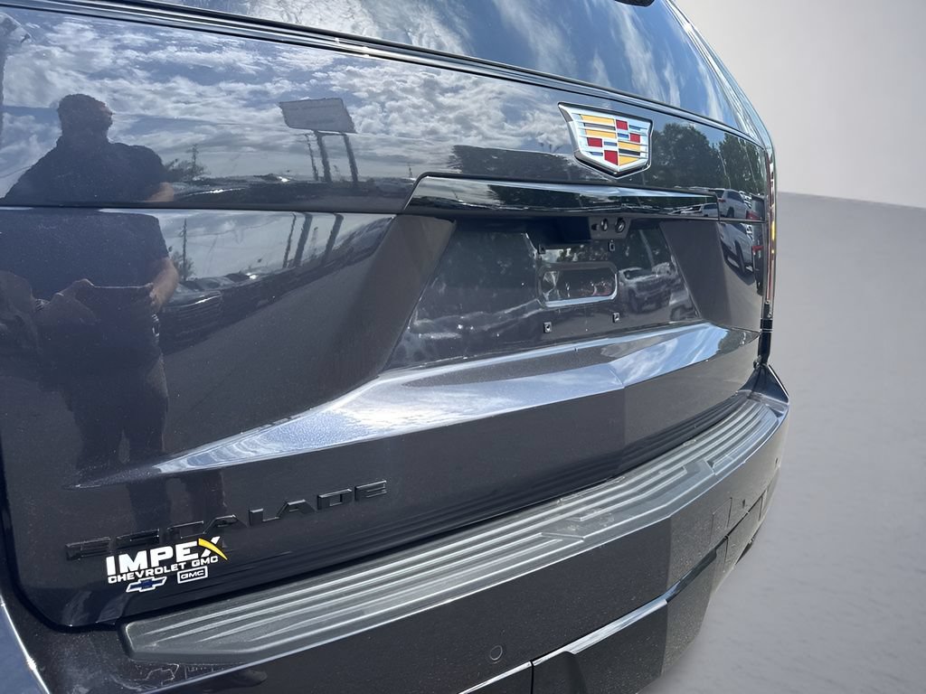 Used 2025 Cadillac Escalade Sport Platinum w/ LPO, Floor Liner Package AWD/4WD image 38