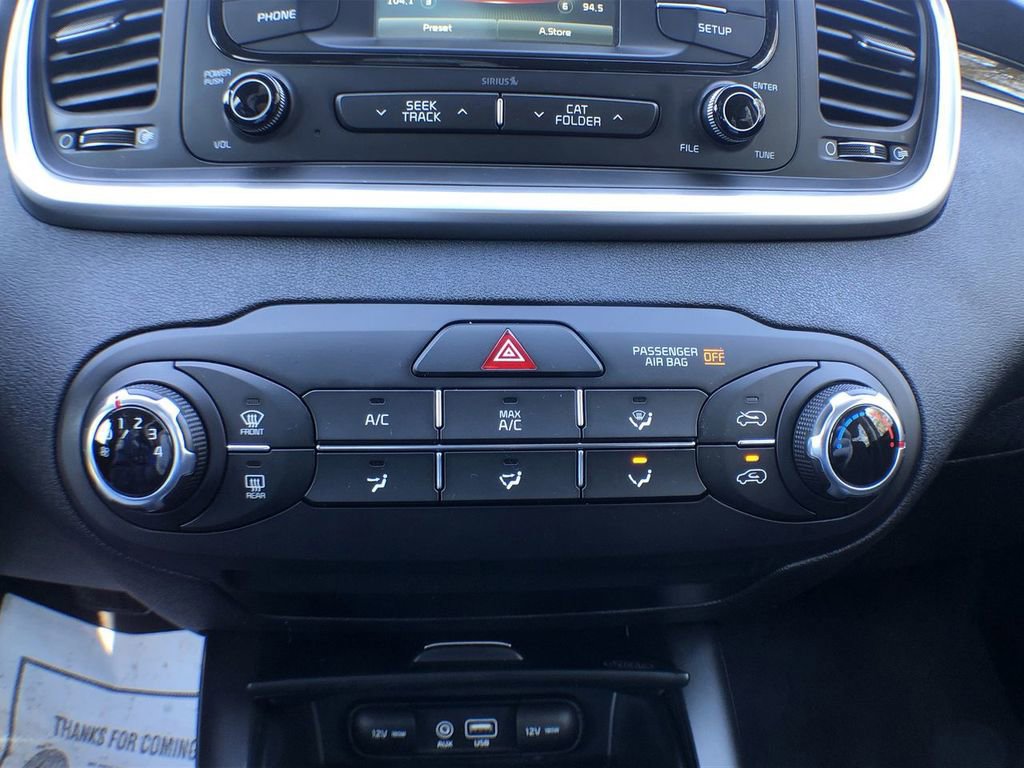 Used 2018 Kia Sorento LX image 38