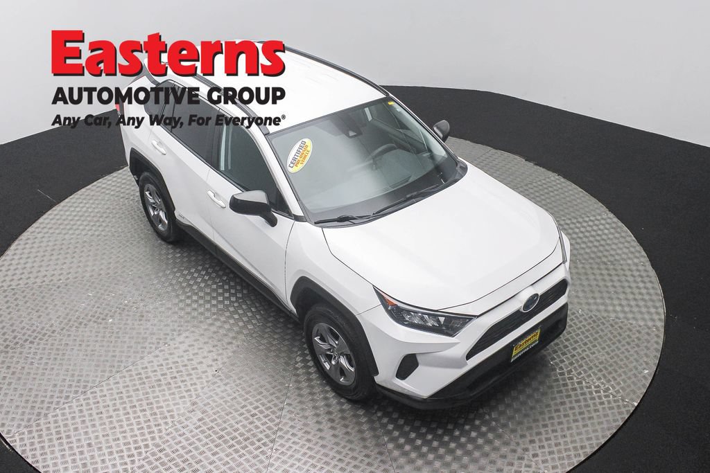 Used 2022 Toyota RAV4 LE AWD/4WD image 3