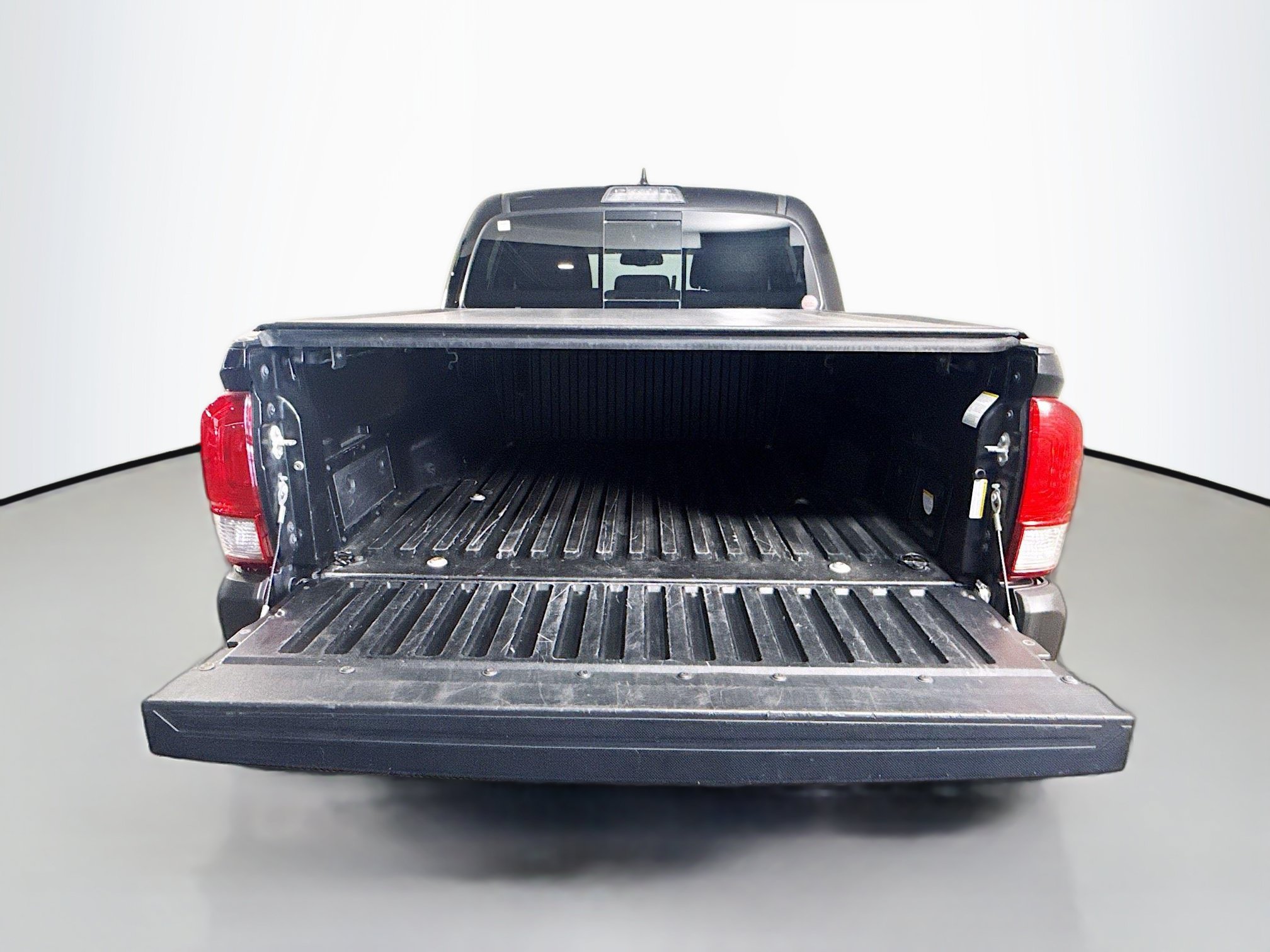 Used 2017 Toyota Tacoma TRD Off-Road w/ Tow Package (A/T) AWD/4WD image 35