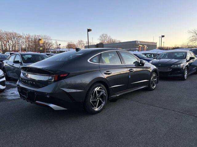 New 2026 Hyundai Sonata SEL image 3