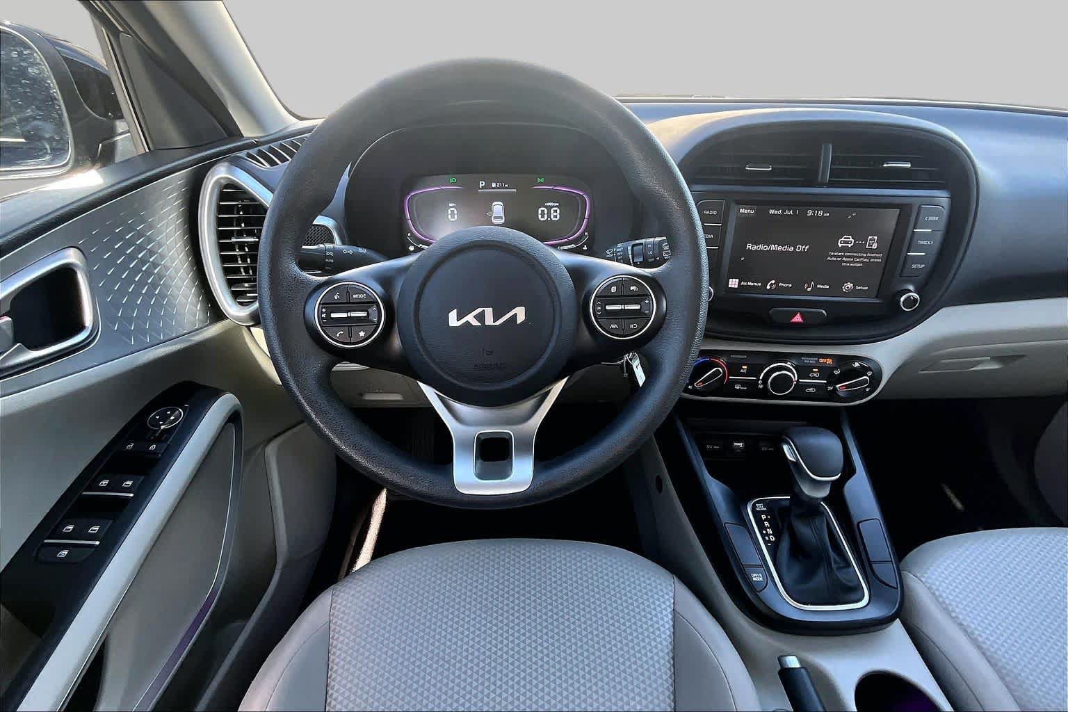 Used 2023 Kia Soul LX FWD image 6