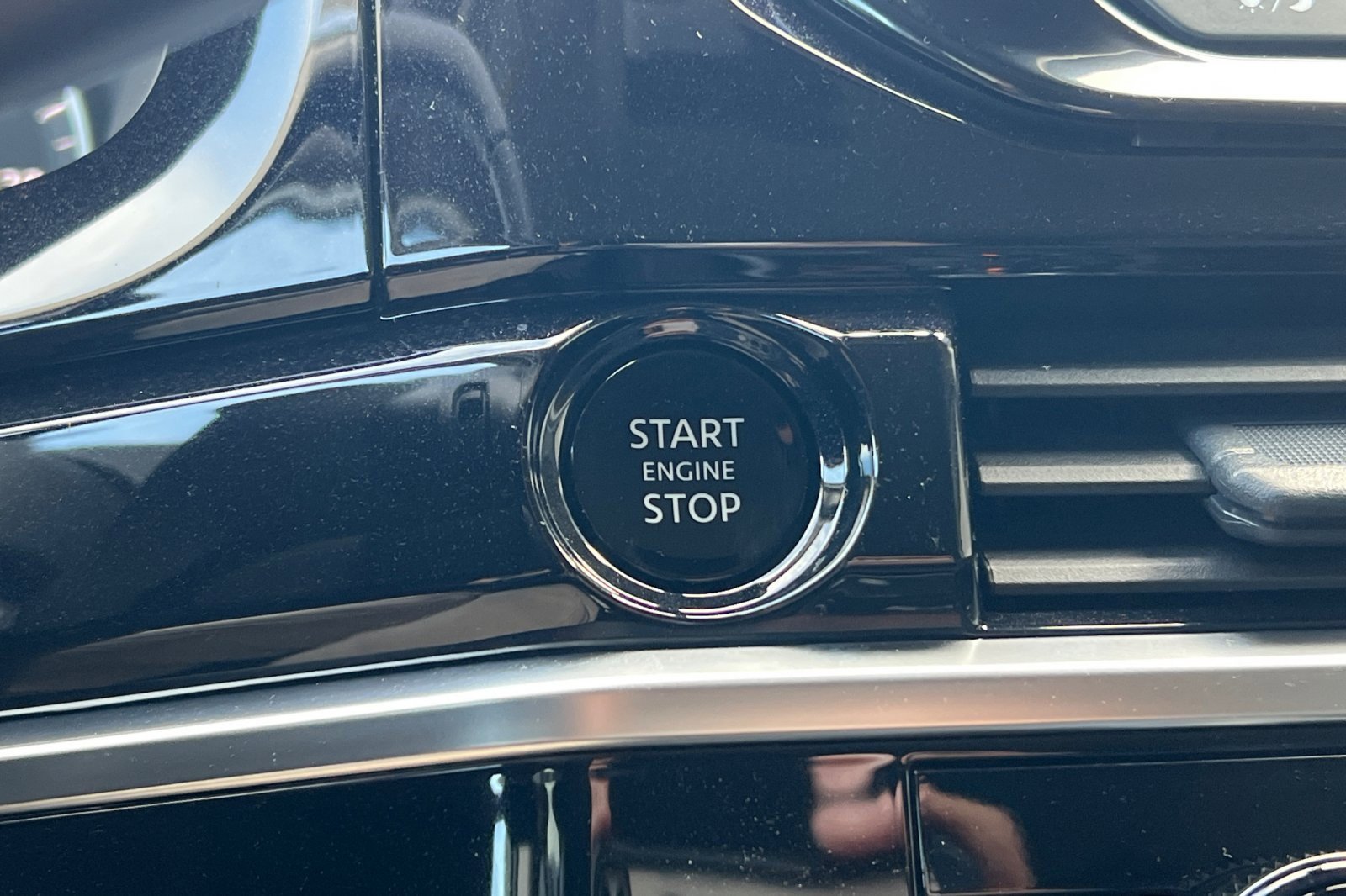 New 2025 Nissan Pathfinder SV image 26