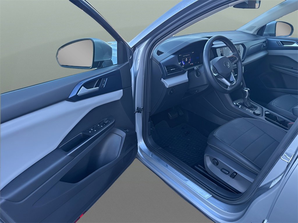 Used 2022 Volkswagen Taos SE image 11