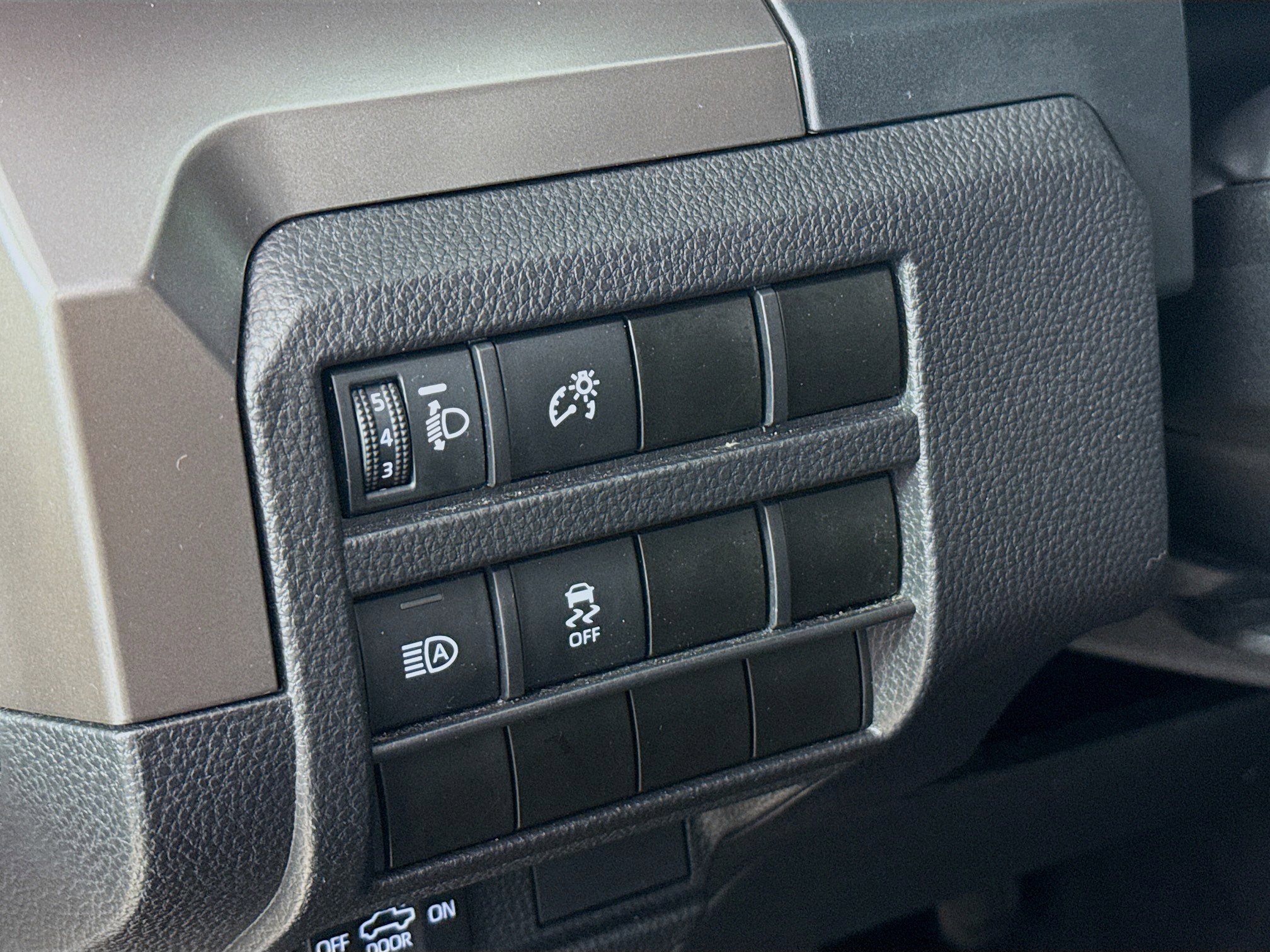 Used 2024 Toyota Tacoma SR5 image 9