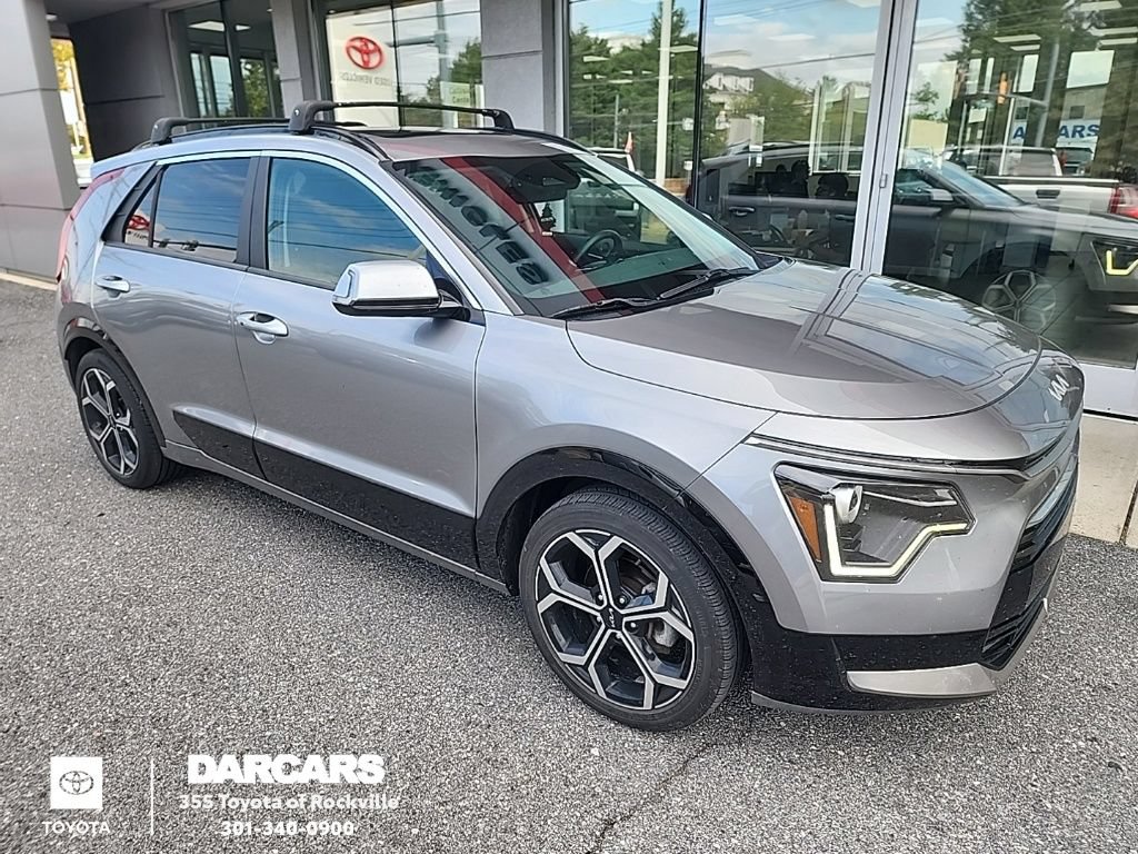 Used 2023 Kia Niro EX Touring FWD image 1