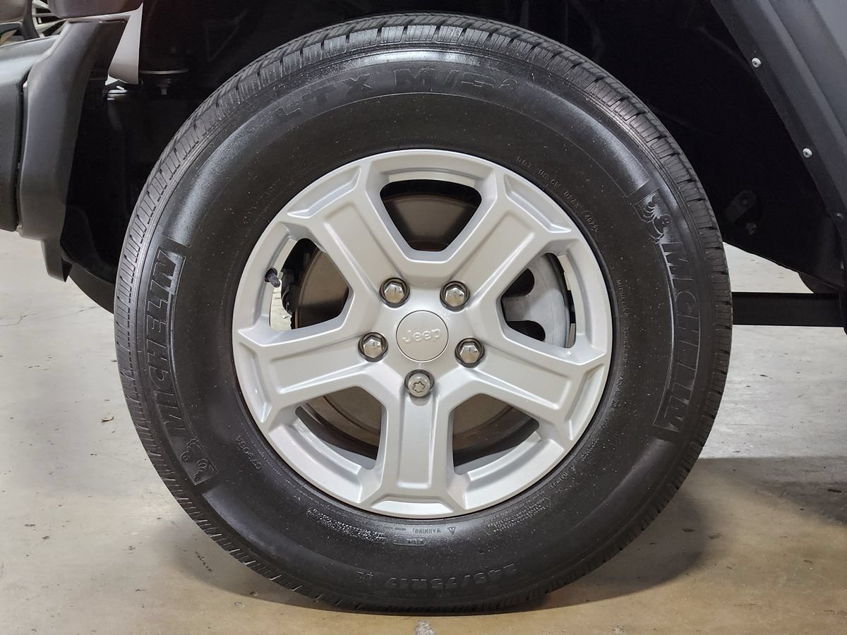 Used 2023 Jeep Wrangler Sport AWD/4WD image 26