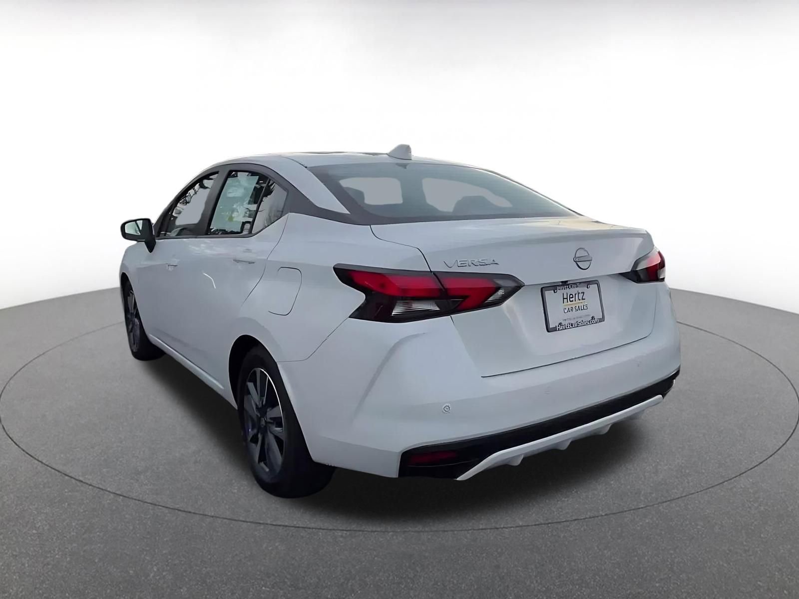 Used 2025 Nissan Versa SV image 11