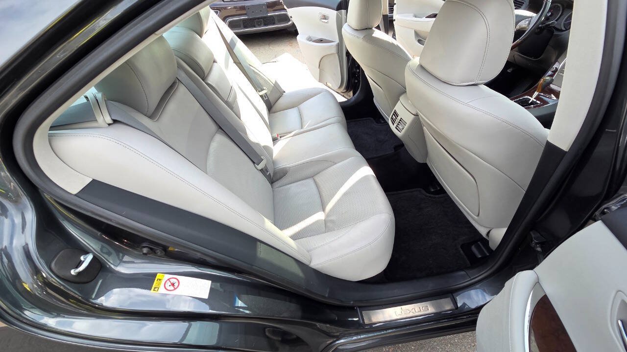 Used 2011 Lexus ES 350 w/ Preferred Accessory Package FWD image 33