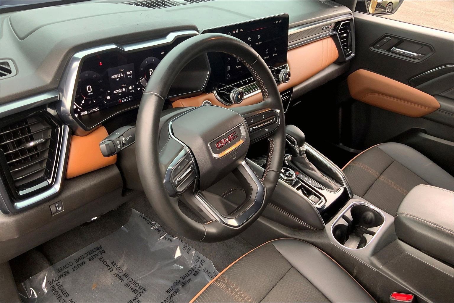 Used 2024 GMC Canyon AT4 AWD/4WD image 17