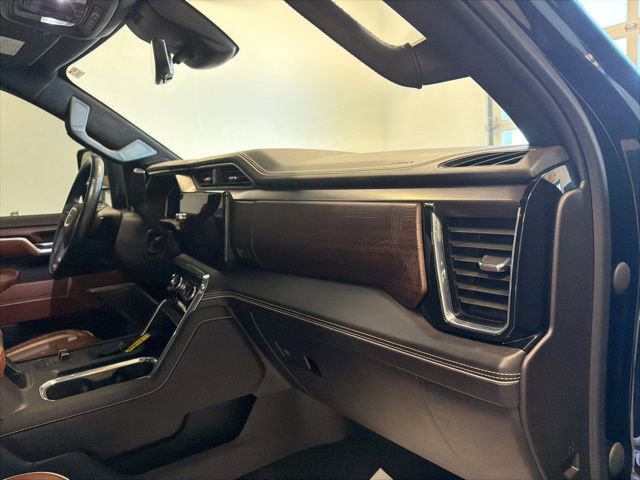 Used 2024 GMC Sierra 3500 Denali Ultimate image 43