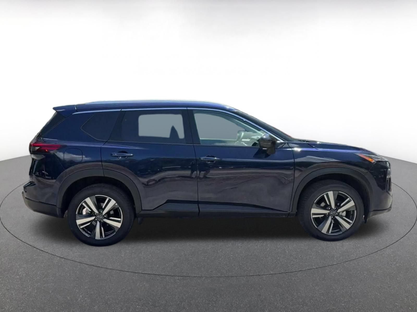 Used 2026 Nissan Rogue SL AWD/4WD image 16