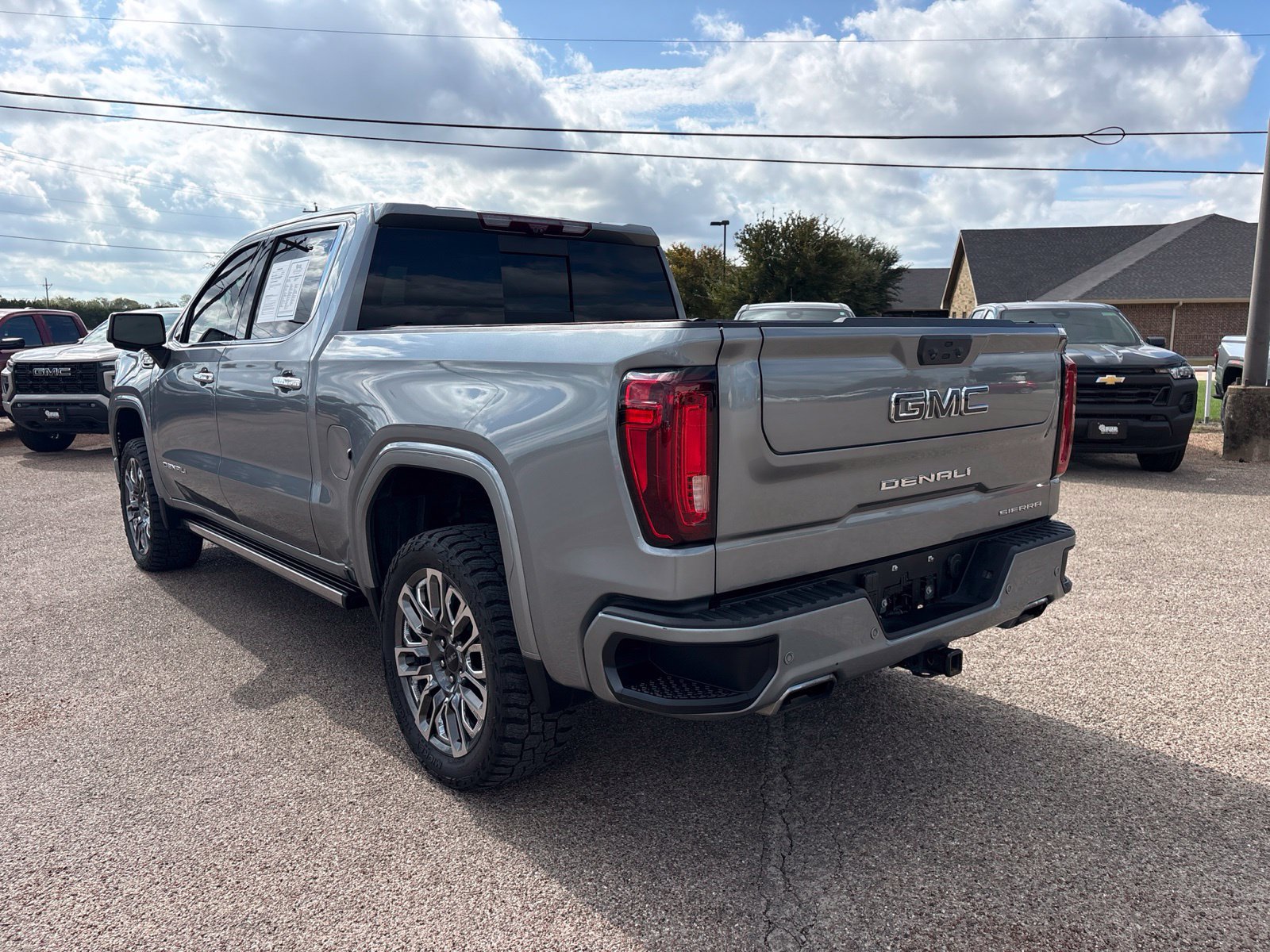 Used 2023 GMC Sierra 1500 Denali Ultimate AWD/4WD image 4