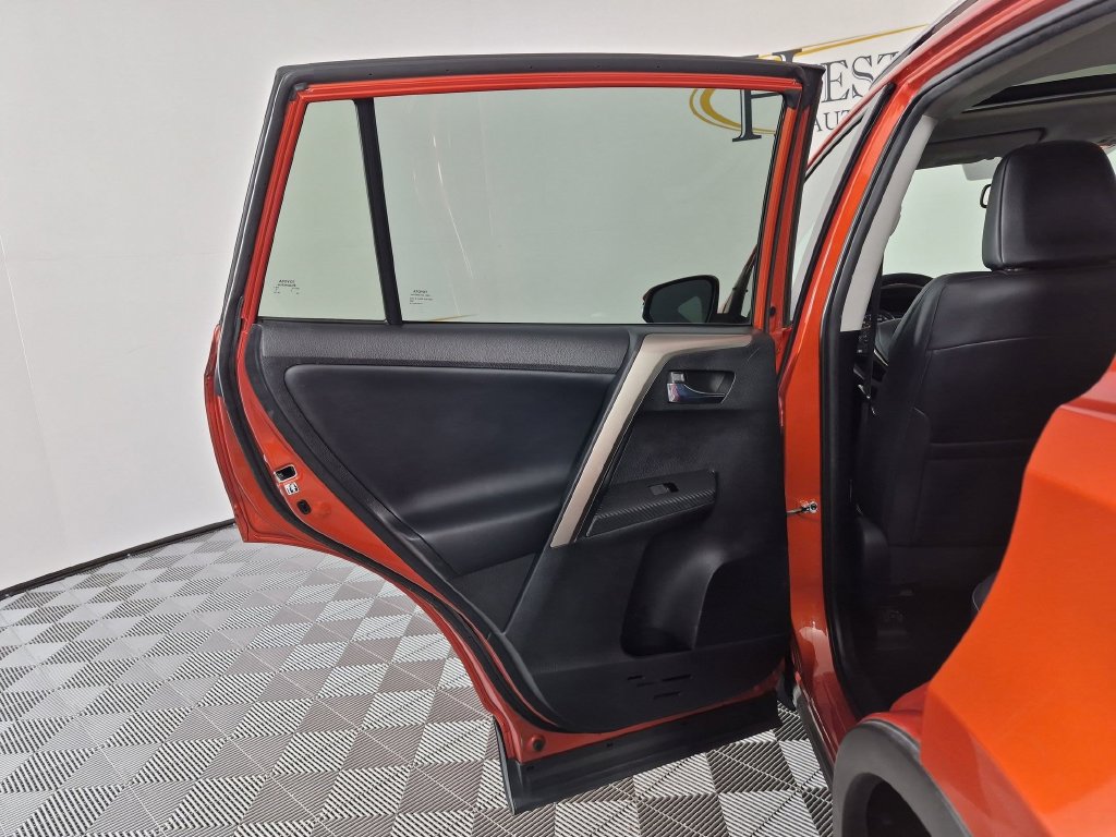 Used 2015 Toyota RAV4 Limited AWD/4WD image 29