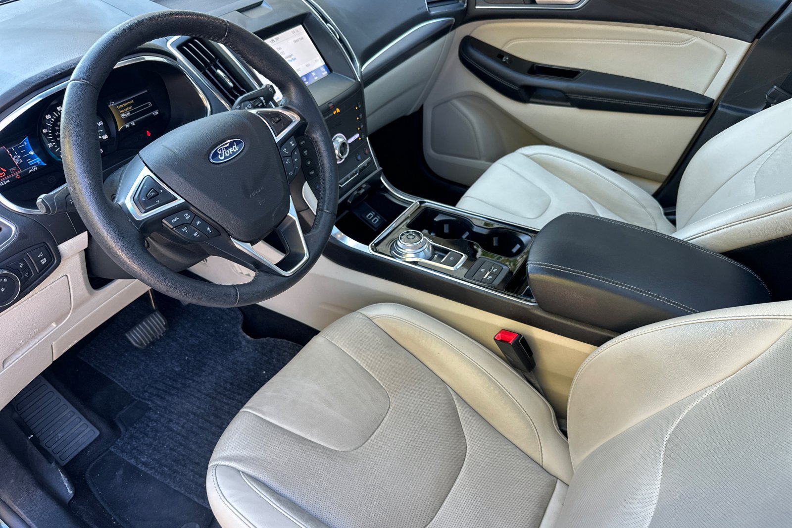 Used 2020 Ford Edge Titanium w/ Equipment Group 301A FWD image 10