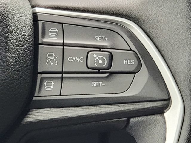 Certified 2024 Jeep Grand Cherokee Laredo w/ Luxury Tech Group I AWD/4WD image 34