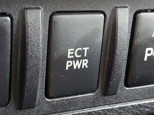 Used 2021 Toyota Tacoma TRD Off-Road w/ Technology Package AWD/4WD image 23