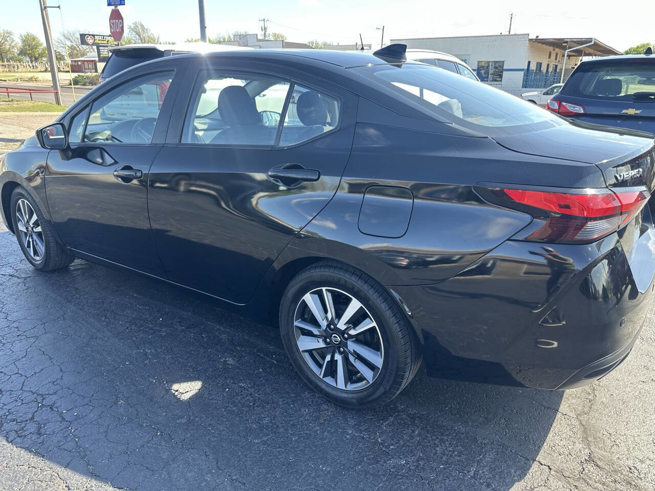 Used 2021 Nissan Versa SV image 9