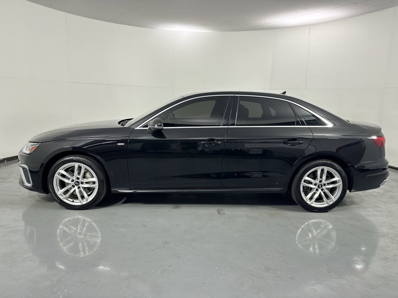 Used 2021 Audi A4 2.0T Premium w/ Convenience Package AWD/4WD image 2