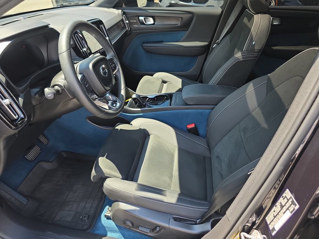 Certified 2023 Volvo C40 P8 Recharge Ultimate AWD/4WD image 8