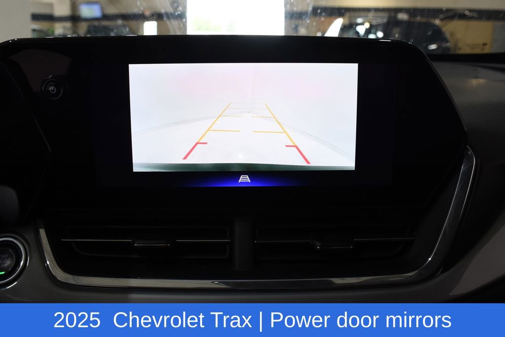 Used 2025 Chevrolet Trax LT FWD image 18