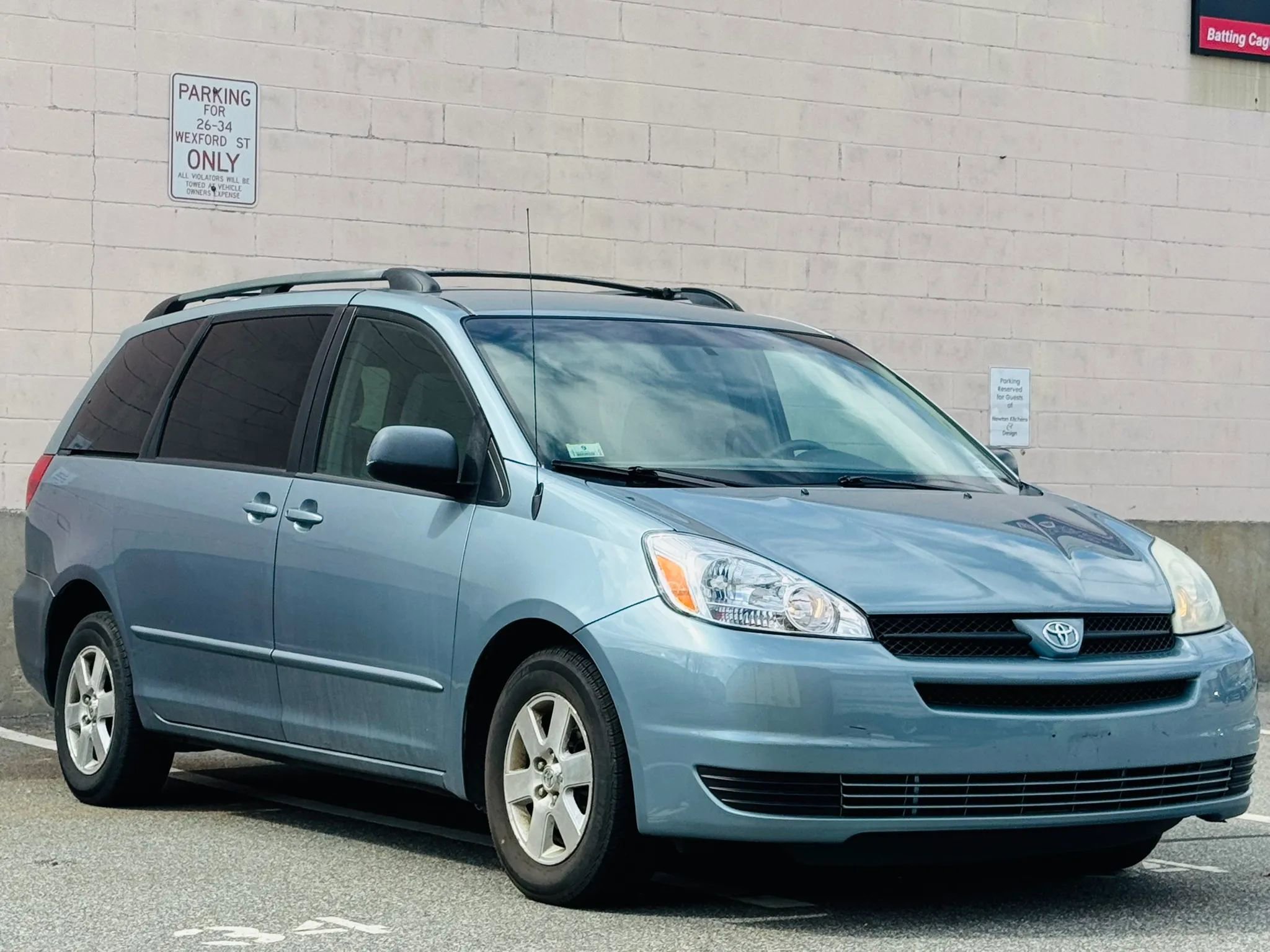 Used 2005 Toyota Sienna CE FWD image 1