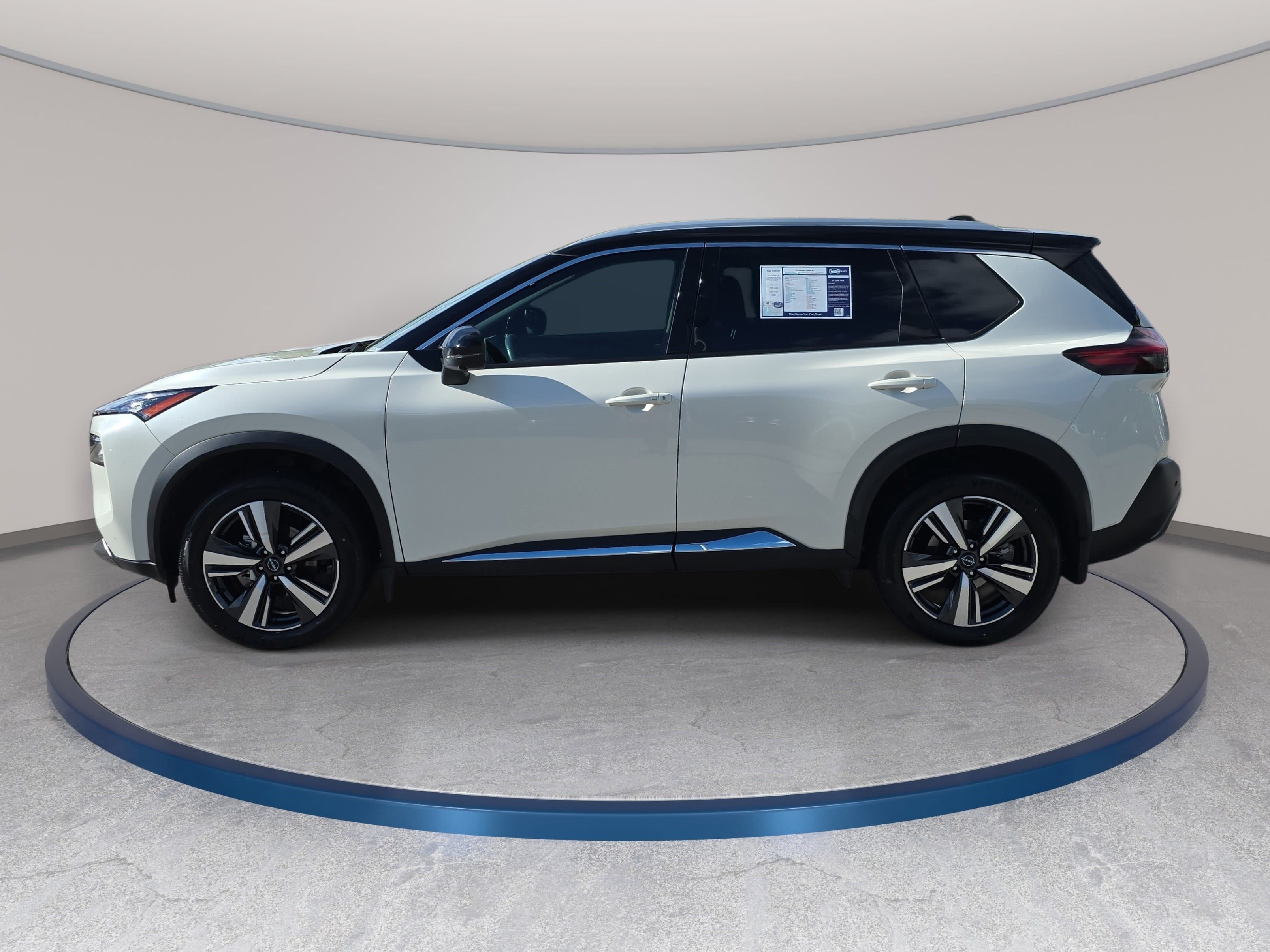 Used 2023 Nissan Rogue SL FWD image 7