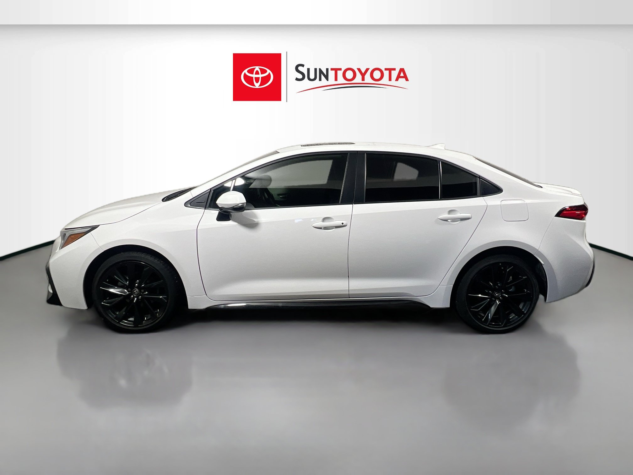 Used 2024 Toyota Corolla SE w/ SE Premium Package FWD image 7
