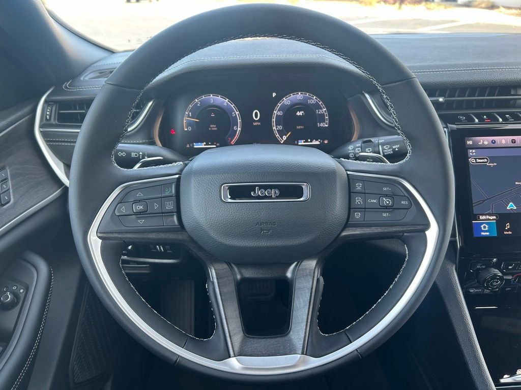 New 2025 Jeep Grand Cherokee Limited image 8