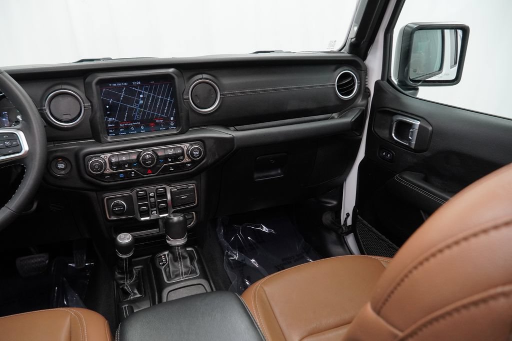 Used 2023 Jeep Wrangler Unlimited Sahara w/ Cold Weather Group AWD/4WD image 28
