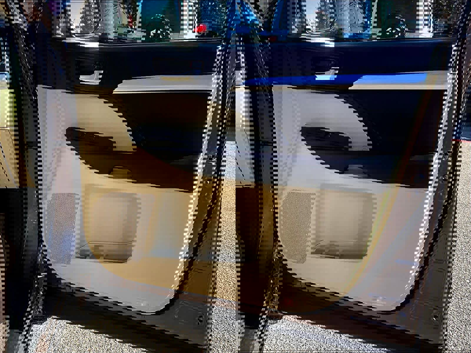 Used 2017 Toyota Highlander XLE image 12