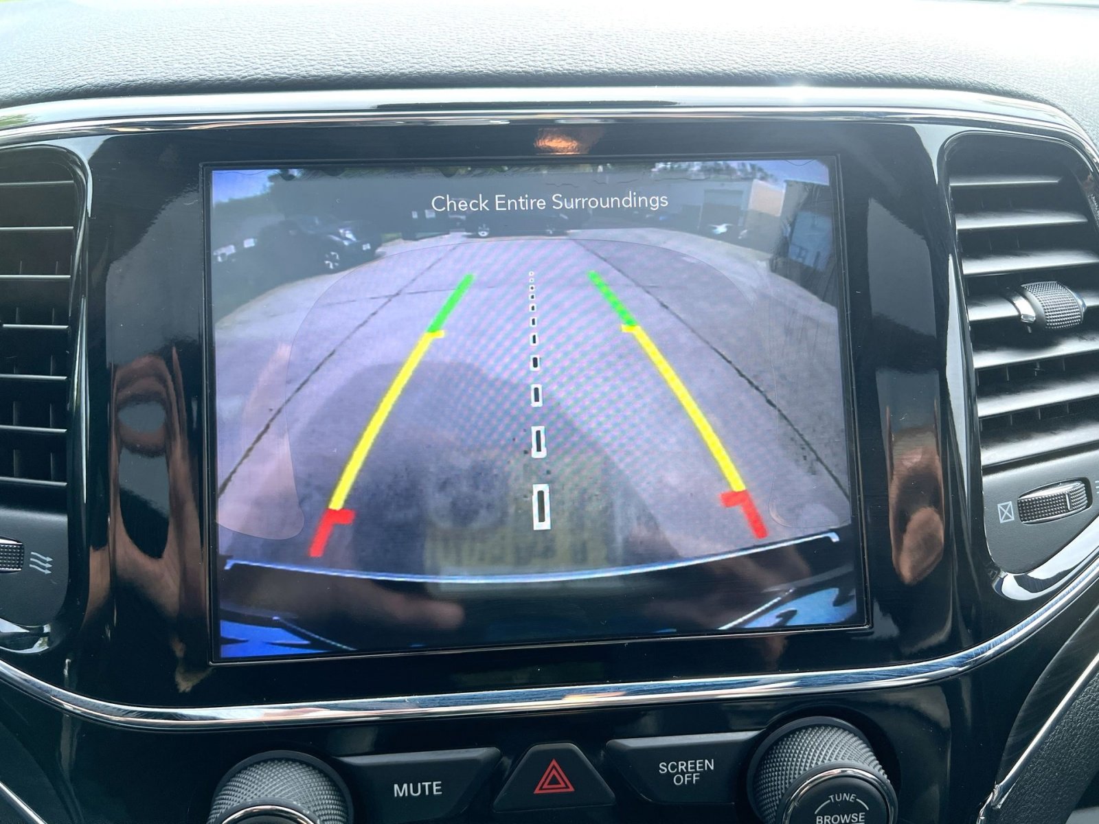 Used 2019 Jeep Grand Cherokee Limited w/ Luxury Group II image 31