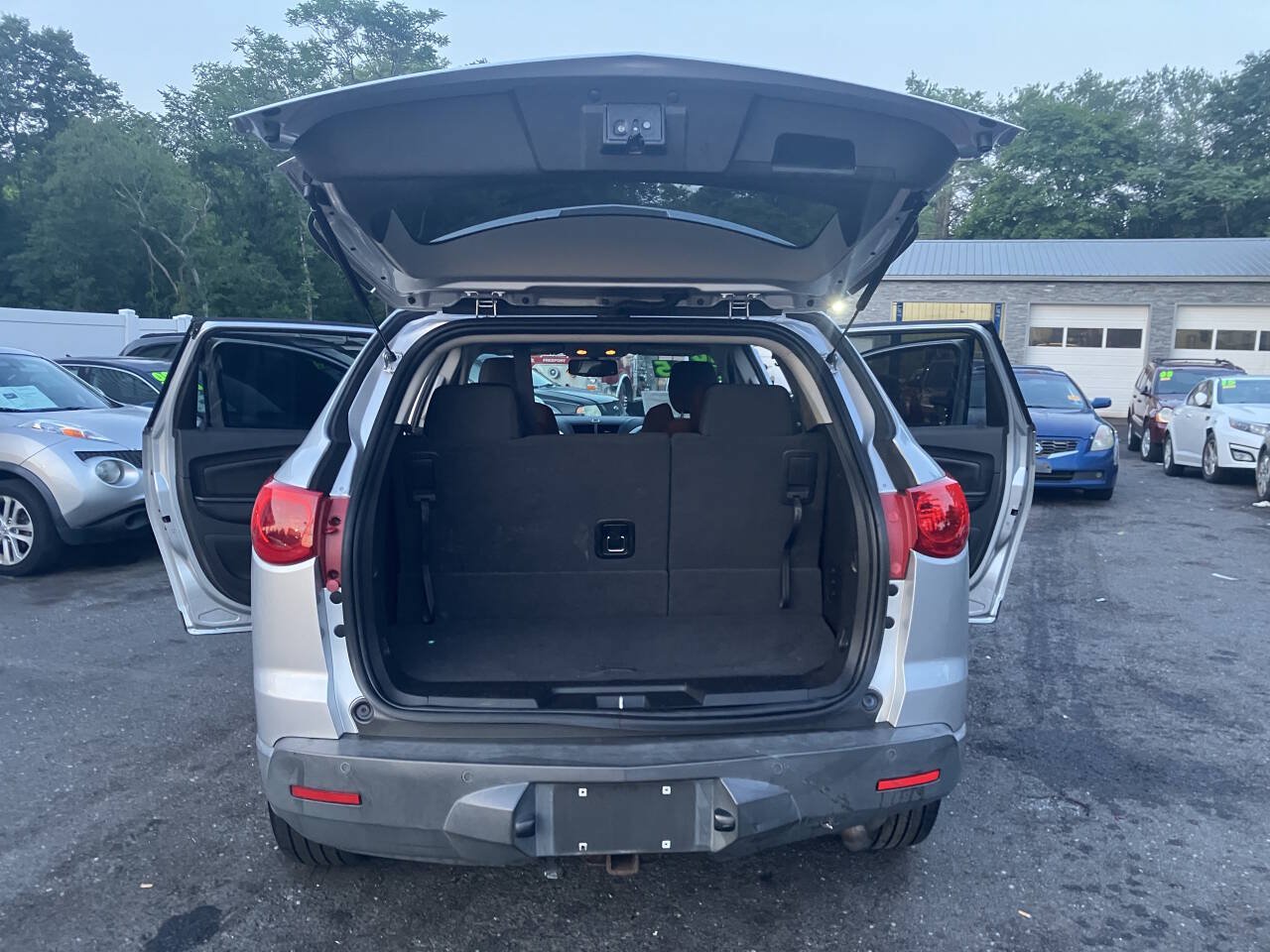 Used 2010 Chevrolet Traverse LT AWD/4WD image 33