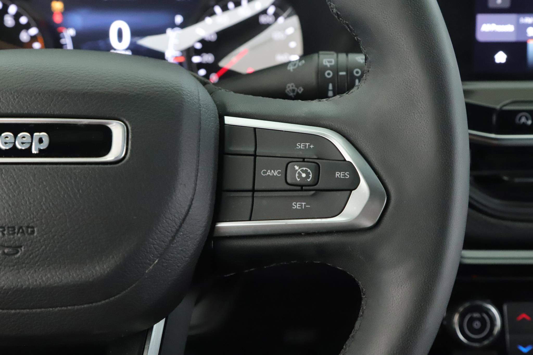 Used 2024 Jeep Compass Latitude w/ Sun and Sound Group AWD/4WD image 10