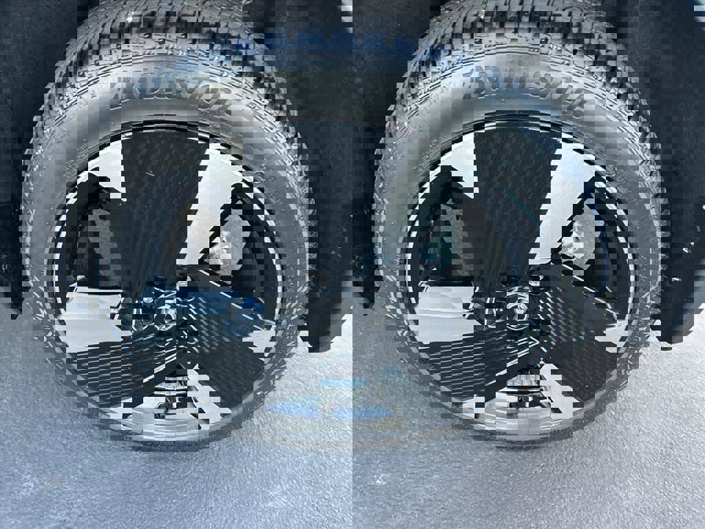 Used 2025 Nissan Kicks SR image 23