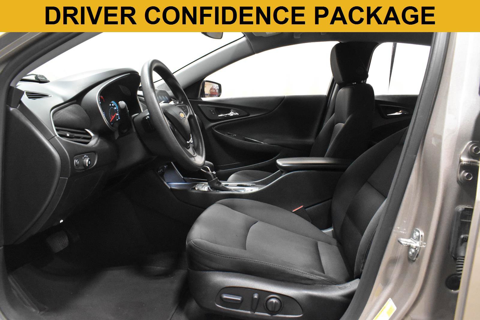 Used 2023 Chevrolet Malibu LT w/ Driver Confidence Package FWD image 3