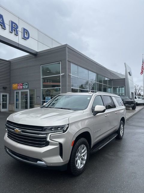 Used 2022 Chevrolet Suburban LT AWD/4WD image 1