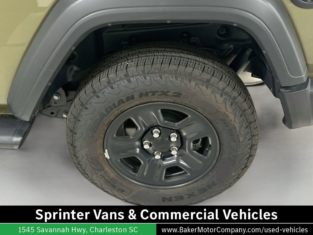 Used 2025 Jeep Wrangler Sport AWD/4WD image 31
