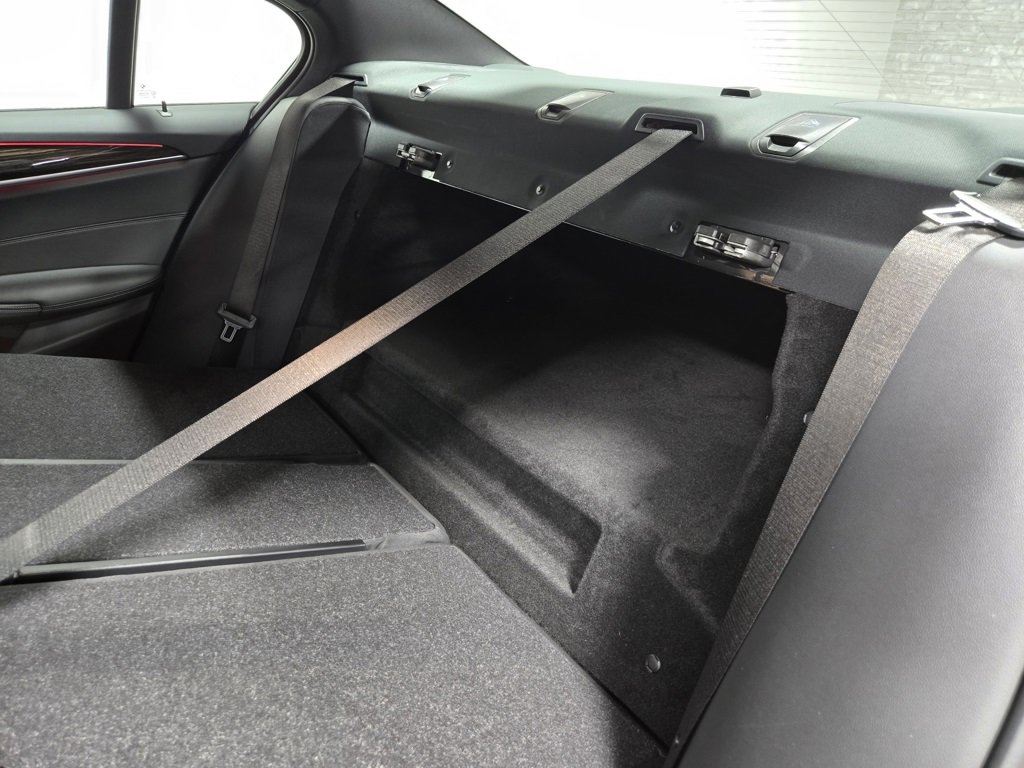 Used 2021 BMW 530e xDrive w/ M Sport Package image 41