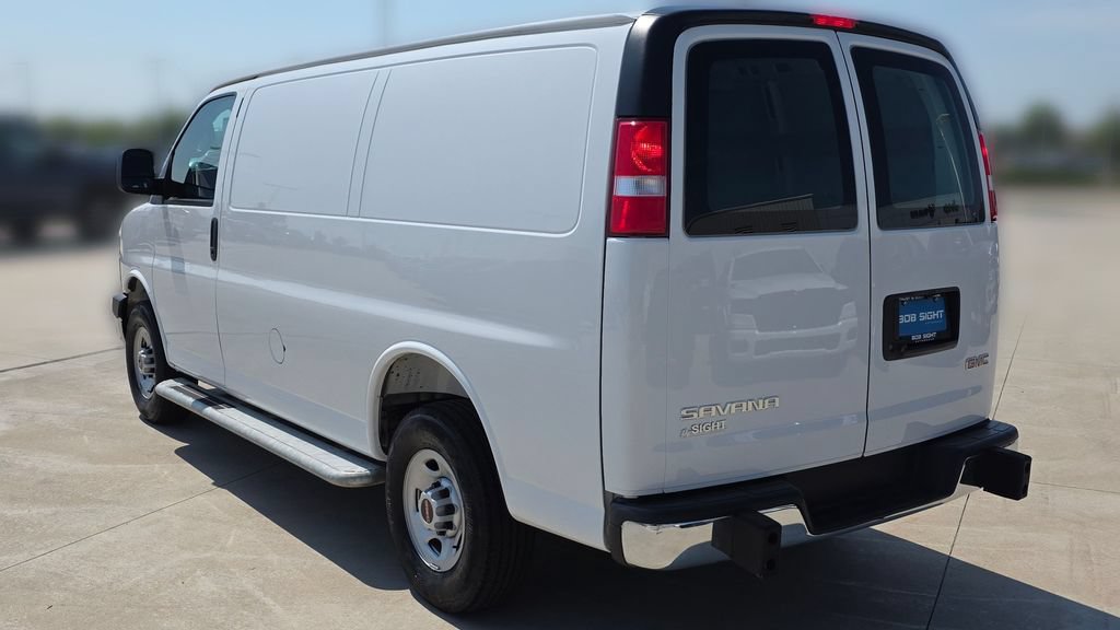Used 2025 GMC Savana 2500 w/ Driver Convenience Package RWD image 3